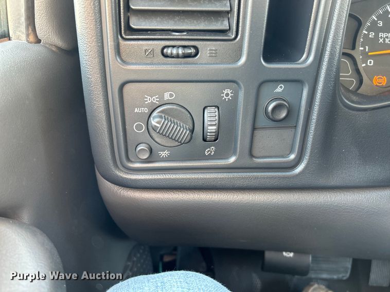 image for item NL9644 2006 Chevrolet Silverado 2500HD  Crew Cab pickup truck