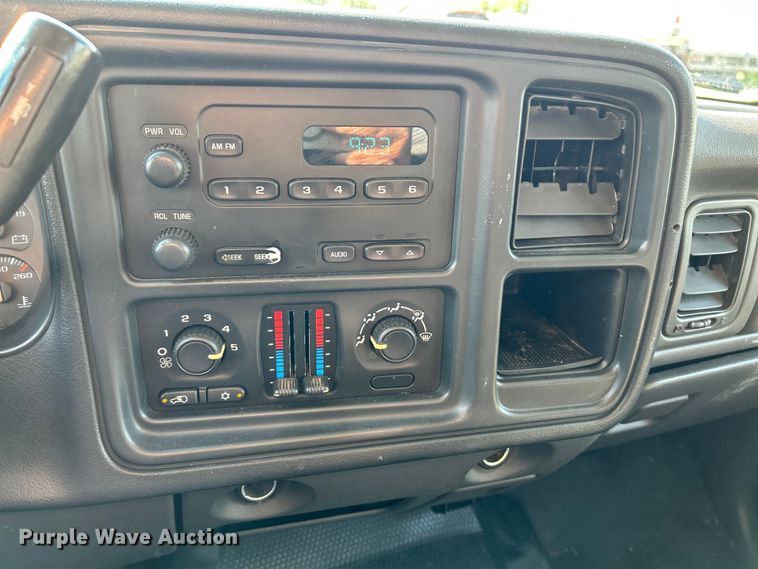 image for item NL9644 2006 Chevrolet Silverado 2500HD  Crew Cab pickup truck