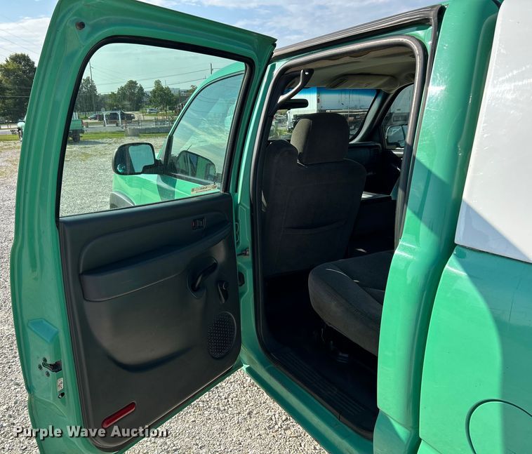 image for item NL9644 2006 Chevrolet Silverado 2500HD  Crew Cab pickup truck