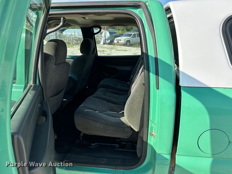 image for item NL9644 2006 Chevrolet Silverado 2500HD  Crew Cab pickup truck