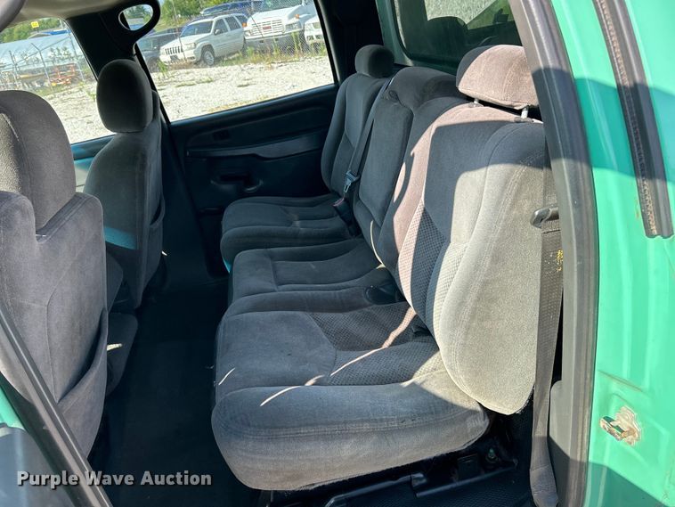 image for item NL9644 2006 Chevrolet Silverado 2500HD  Crew Cab pickup truck