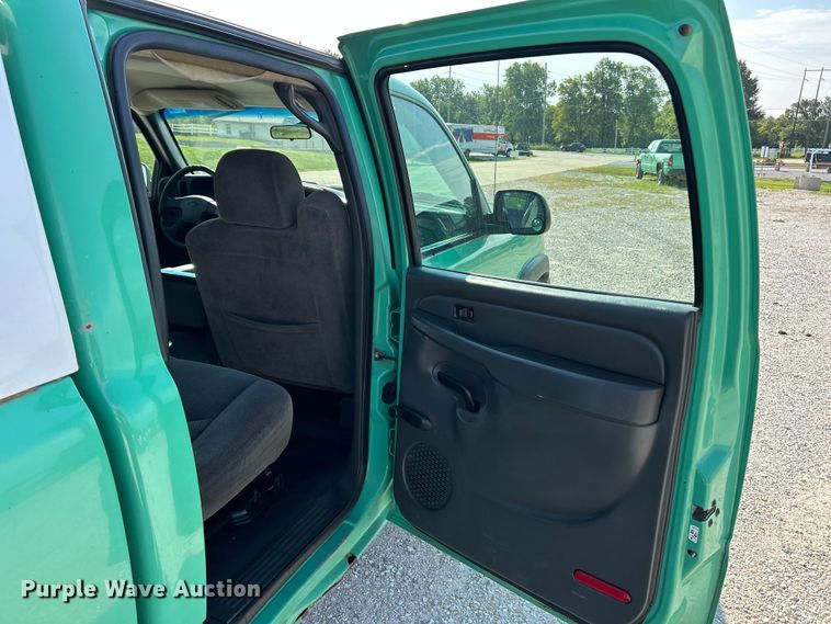 image for item NL9644 2006 Chevrolet Silverado 2500HD  Crew Cab pickup truck