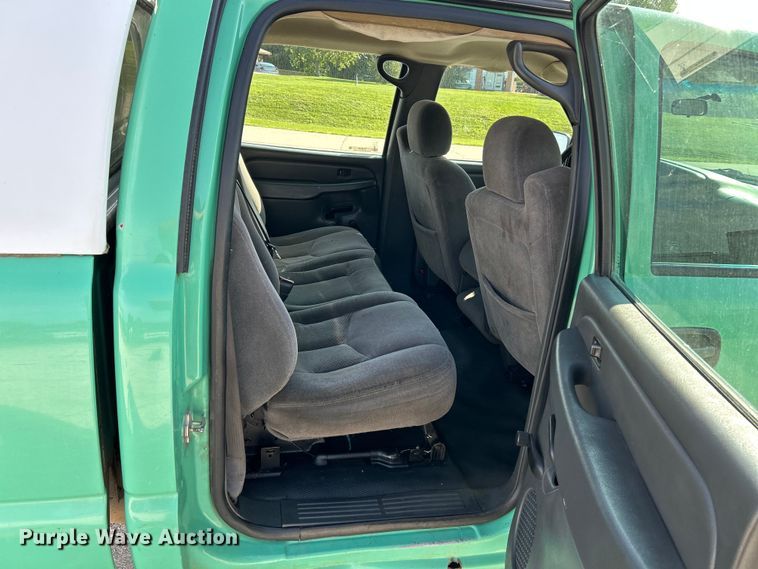 image for item NL9644 2006 Chevrolet Silverado 2500HD  Crew Cab pickup truck