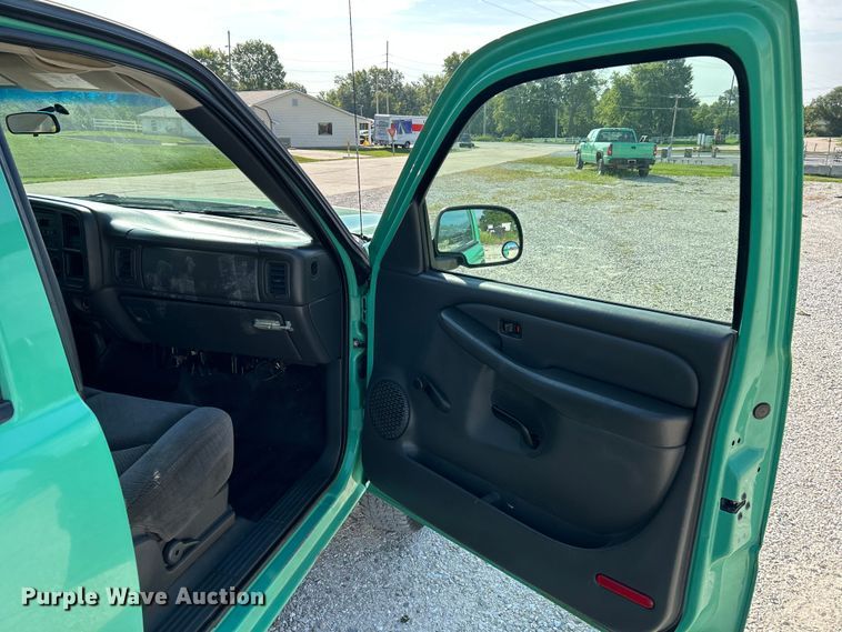 image for item NL9644 2006 Chevrolet Silverado 2500HD  Crew Cab pickup truck