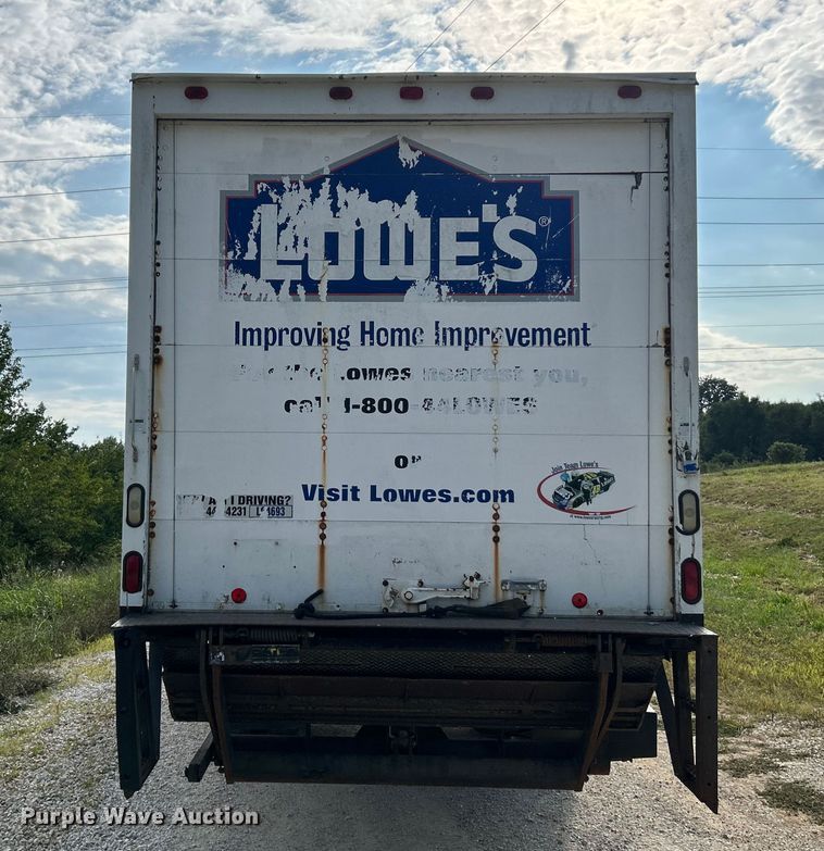 image for item NL9656 2004 Chevrolet C6500 box truck