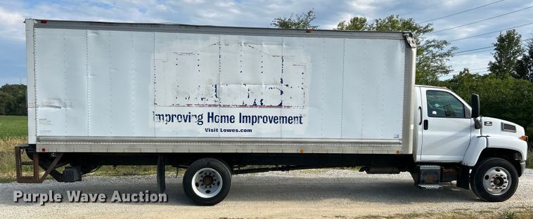 image for item NL9656 2004 Chevrolet C6500 box truck