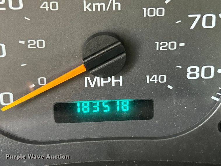 image for item NL9656 2004 Chevrolet C6500 box truck