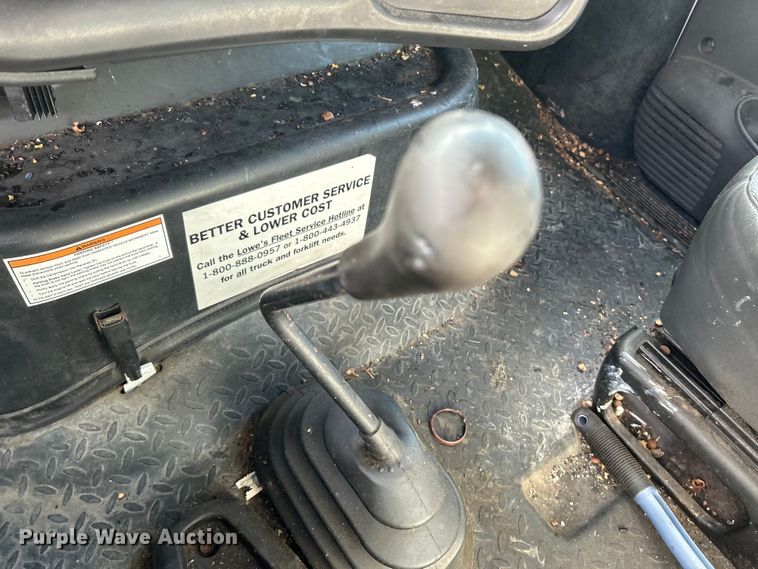 image for item NL9656 2004 Chevrolet C6500 box truck