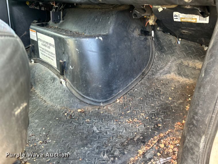 image for item NL9656 2004 Chevrolet C6500 box truck