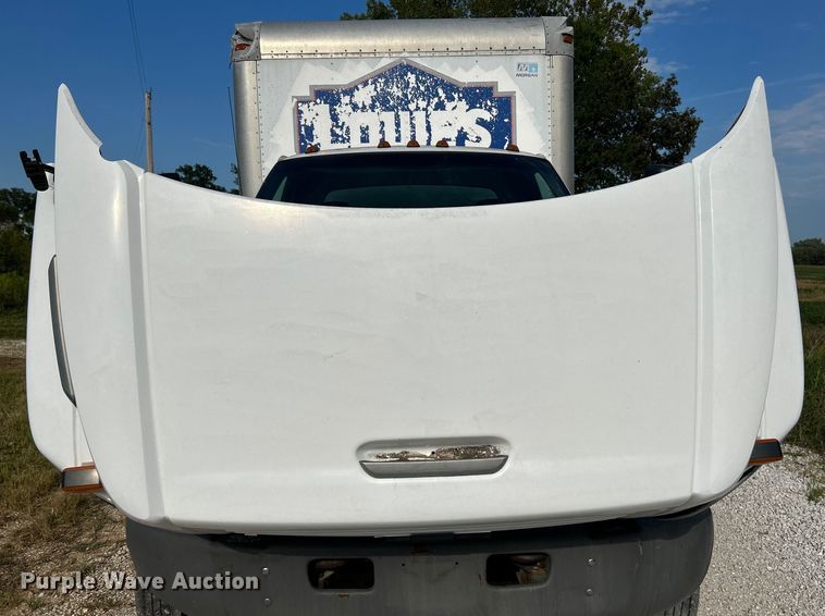 image for item NL9656 2004 Chevrolet C6500 box truck