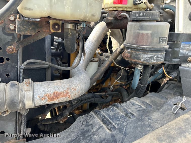 image for item NL9656 2004 Chevrolet C6500 box truck