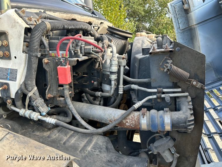 image for item NL9656 2004 Chevrolet C6500 box truck