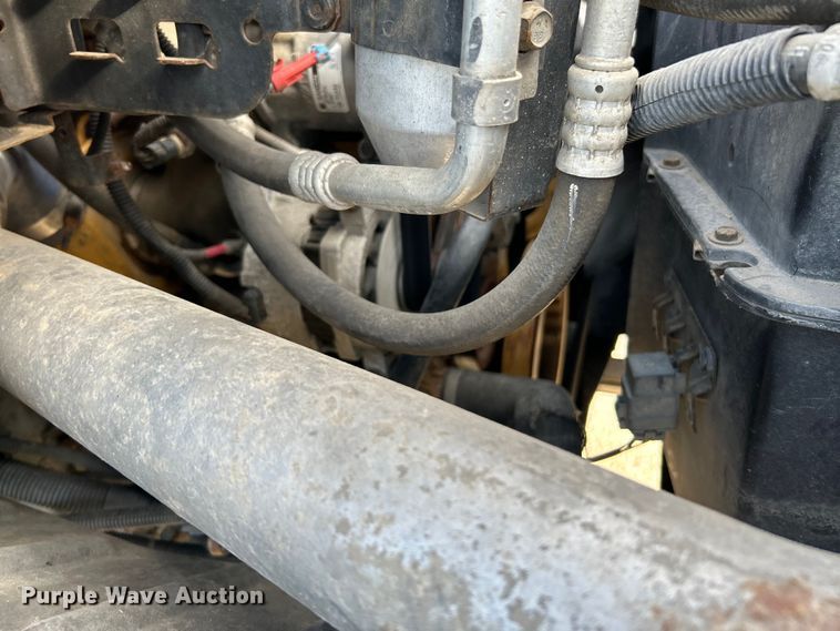 image for item NL9656 2004 Chevrolet C6500 box truck