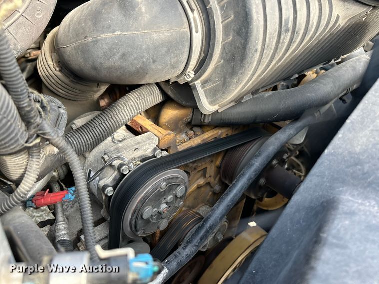 image for item NL9656 2004 Chevrolet C6500 box truck