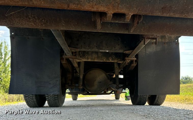 image for item NL9656 2004 Chevrolet C6500 box truck