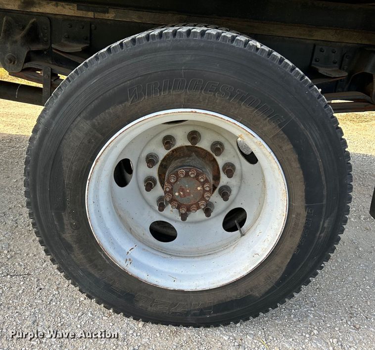 image for item NL9656 2004 Chevrolet C6500 box truck