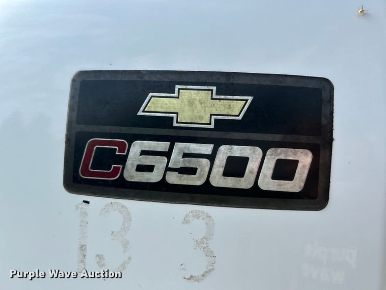 image for item NL9656 2004 Chevrolet C6500 box truck