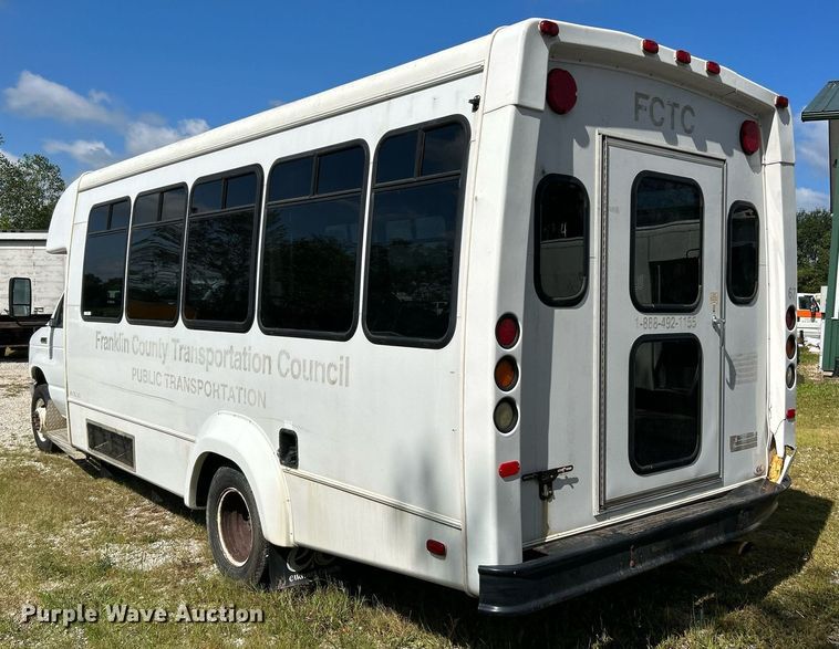 image for item NL9658 2010 Ford E450 shuttle bus