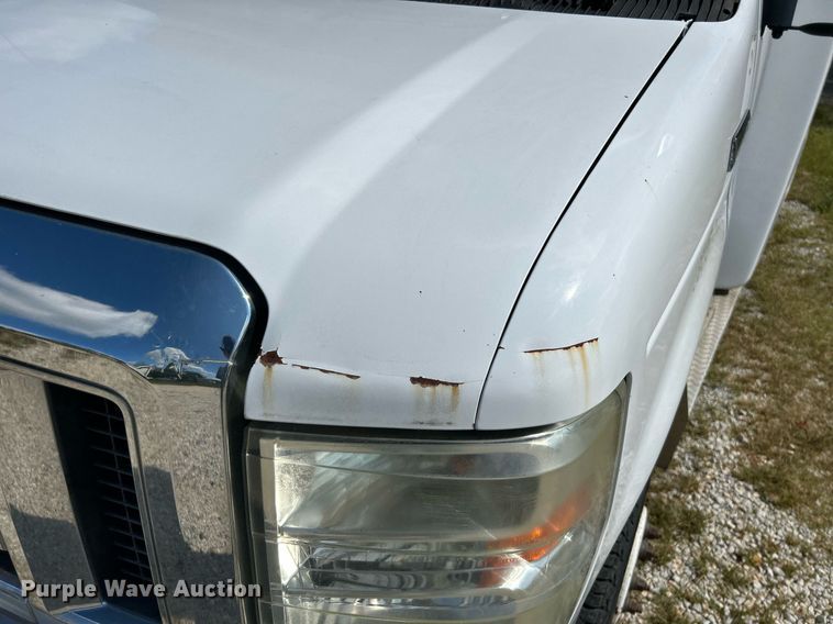 image for item NL9658 2010 Ford E450 shuttle bus