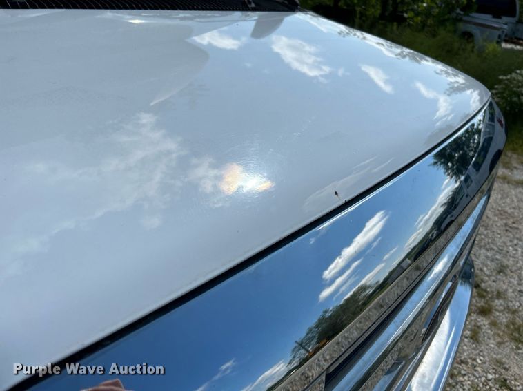 image for item NL9658 2010 Ford E450 shuttle bus