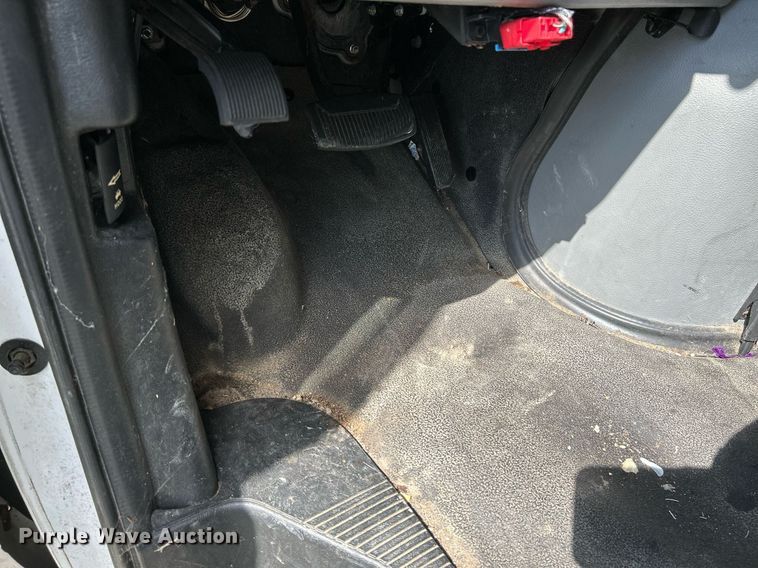 image for item NL9658 2010 Ford E450 shuttle bus