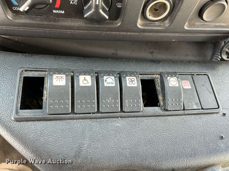 image for item NL9658 2010 Ford E450 shuttle bus