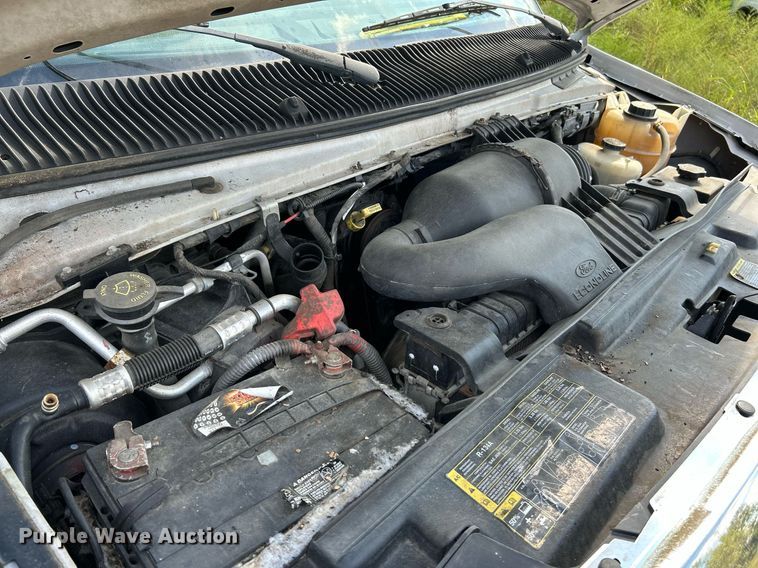 image for item NL9658 2010 Ford E450 shuttle bus