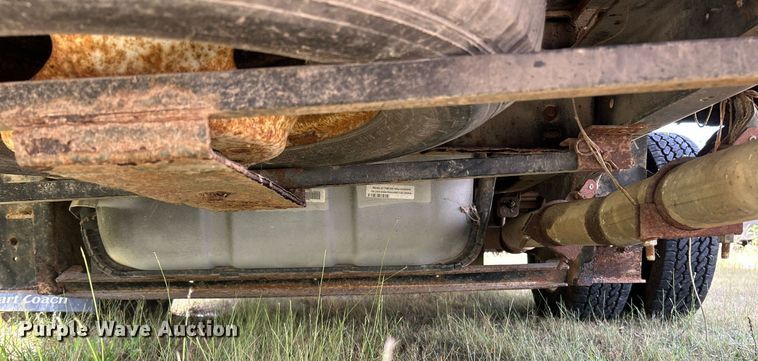 image for item NL9658 2010 Ford E450 shuttle bus