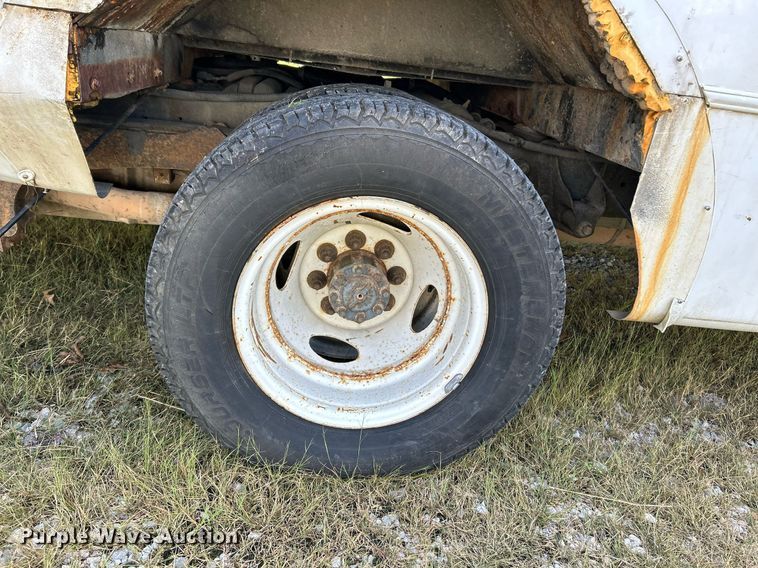 image for item NL9658 2010 Ford E450 shuttle bus