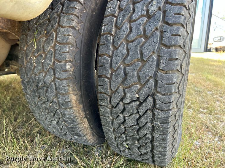 image for item NL9658 2010 Ford E450 shuttle bus