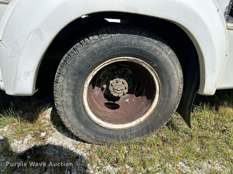 image for item NL9658 2010 Ford E450 shuttle bus