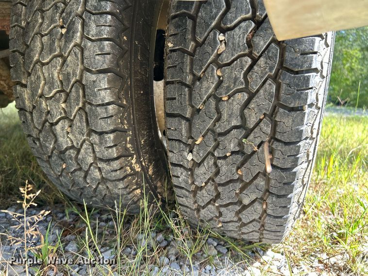 image for item NL9658 2010 Ford E450 shuttle bus