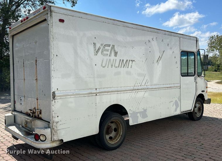 image for item NL9659 2005 Workhorse P42 delivery van