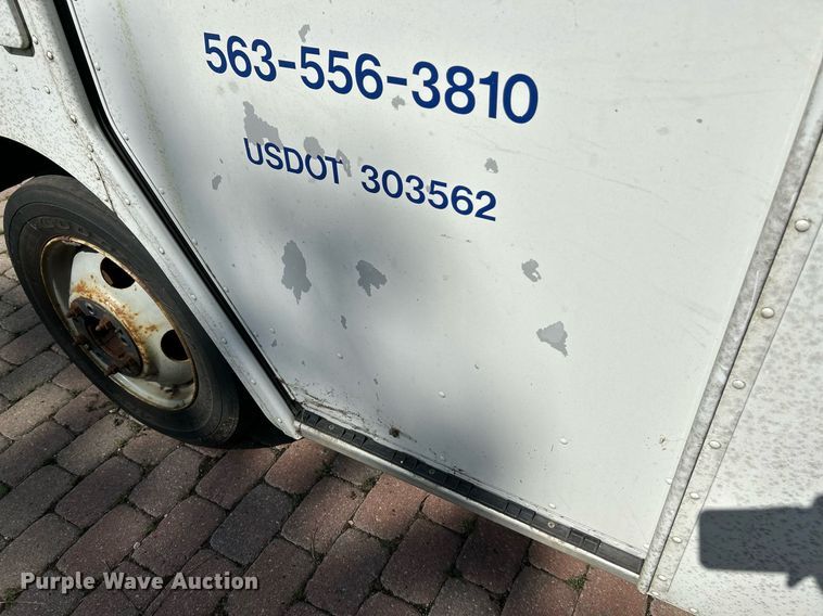 image for item NL9659 2005 Workhorse P42 delivery van