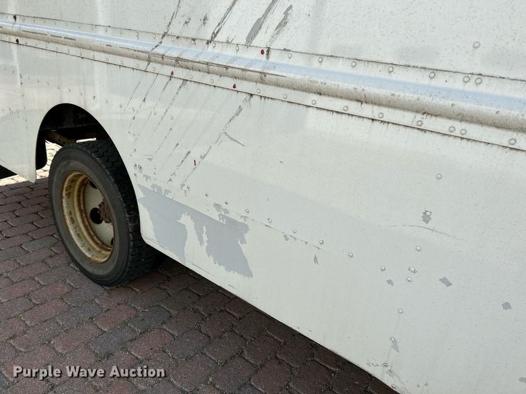 image for item NL9659 2005 Workhorse P42 delivery van