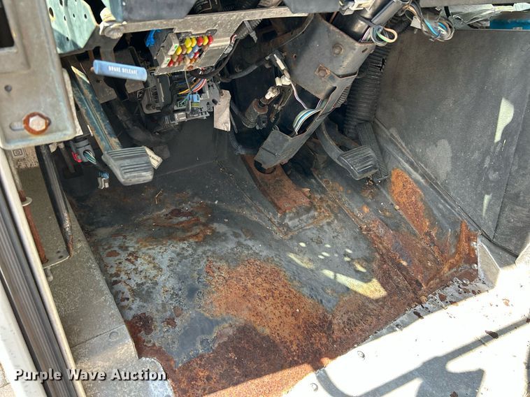 image for item NL9659 2005 Workhorse P42 delivery van