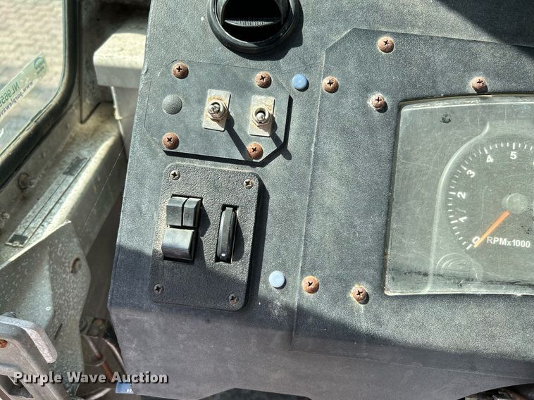 image for item NL9659 2005 Workhorse P42 delivery van