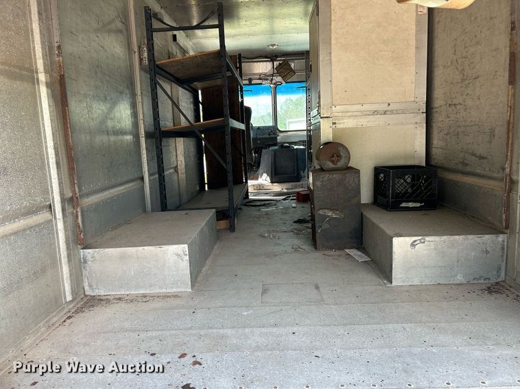 image for item NL9659 2005 Workhorse P42 delivery van