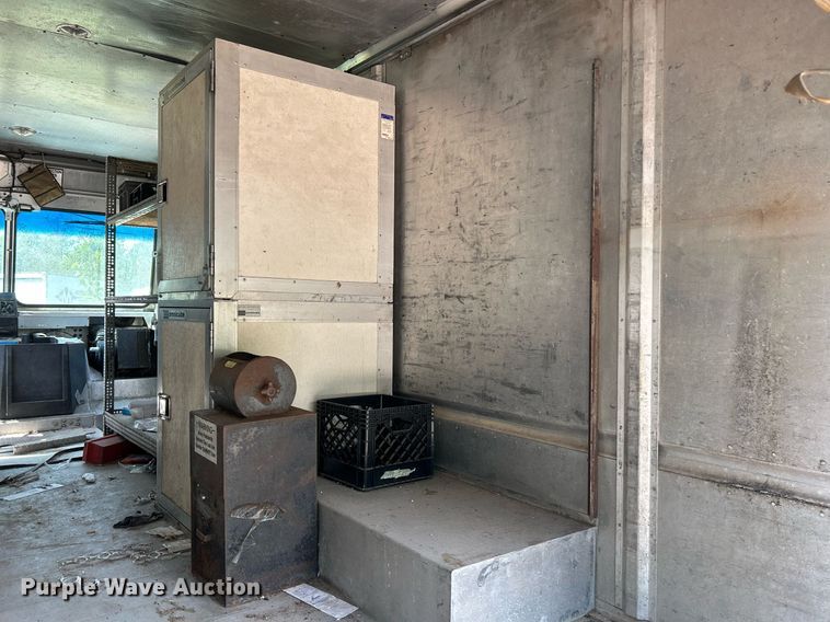 image for item NL9659 2005 Workhorse P42 delivery van