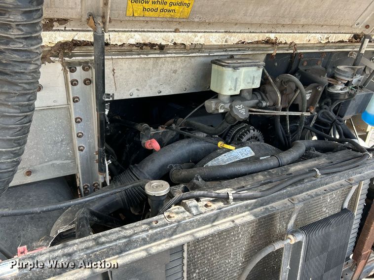 image for item NL9659 2005 Workhorse P42 delivery van