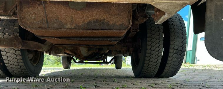 image for item NL9659 2005 Workhorse P42 delivery van