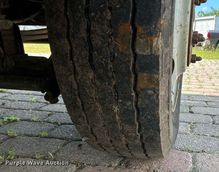 image for item NL9659 2005 Workhorse P42 delivery van