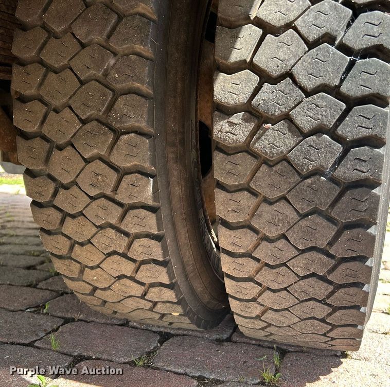 image for item NL9659 2005 Workhorse P42 delivery van