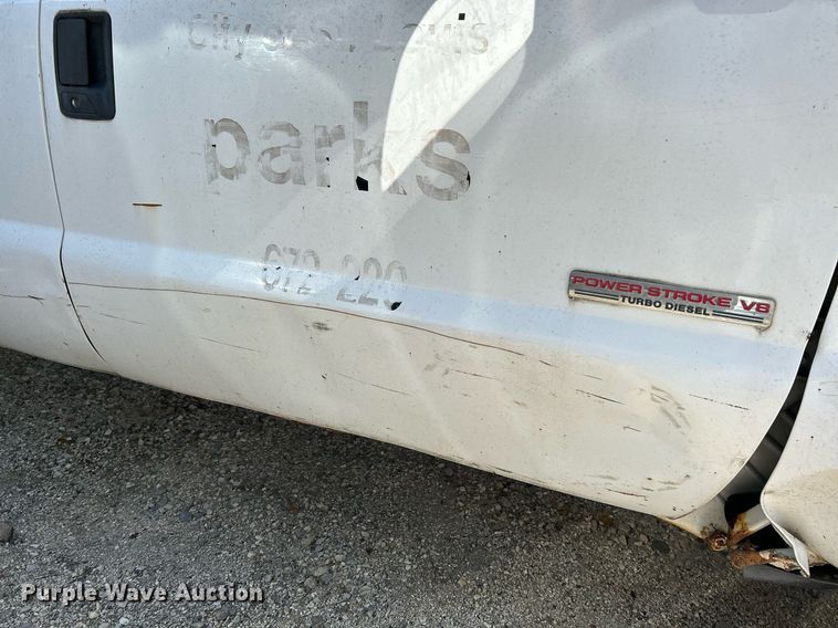 image for item NL9660 2003 Ford F450 Super Duty XL Crew Cab dump truck