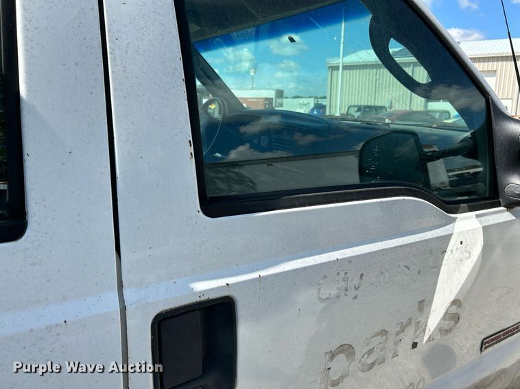 image for item NL9660 2003 Ford F450 Super Duty XL Crew Cab dump truck