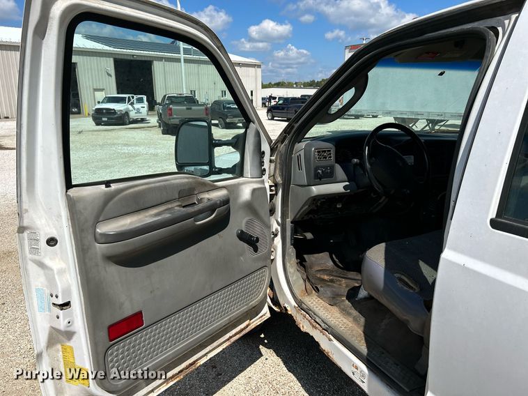 image for item NL9660 2003 Ford F450 Super Duty XL Crew Cab dump truck