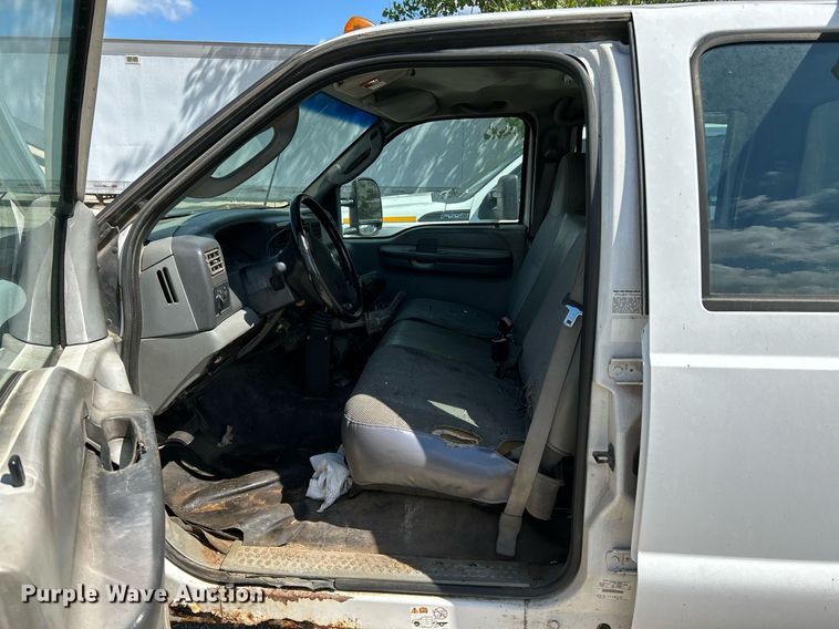 image for item NL9660 2003 Ford F450 Super Duty XL Crew Cab dump truck