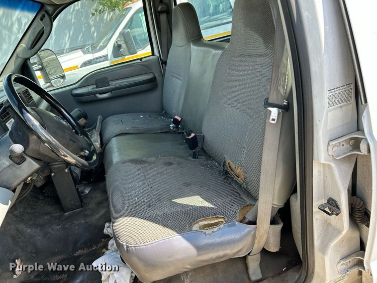 image for item NL9660 2003 Ford F450 Super Duty XL Crew Cab dump truck