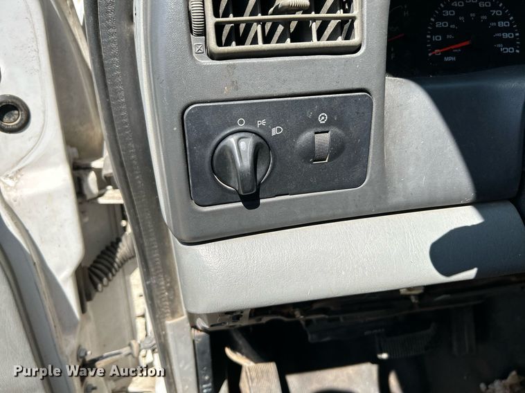 image for item NL9660 2003 Ford F450 Super Duty XL Crew Cab dump truck