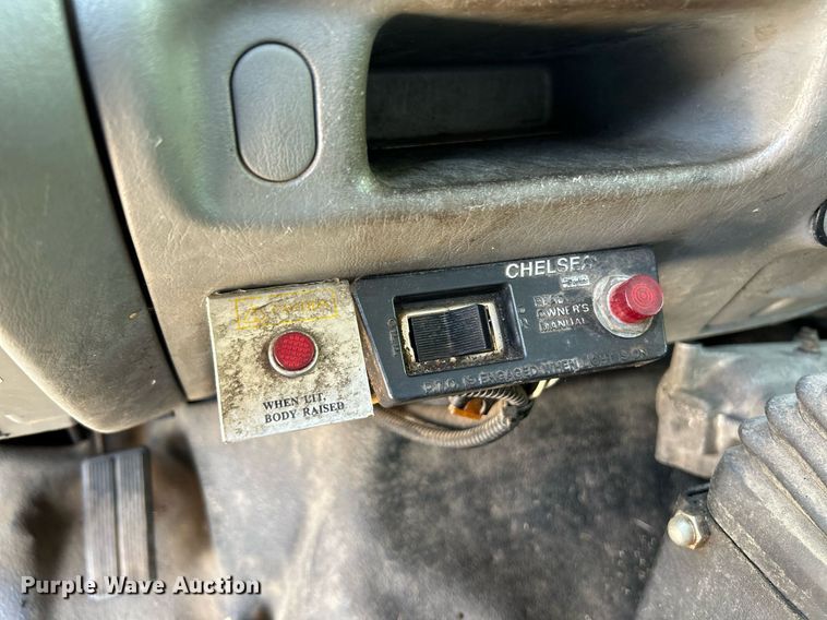 image for item NL9660 2003 Ford F450 Super Duty XL Crew Cab dump truck